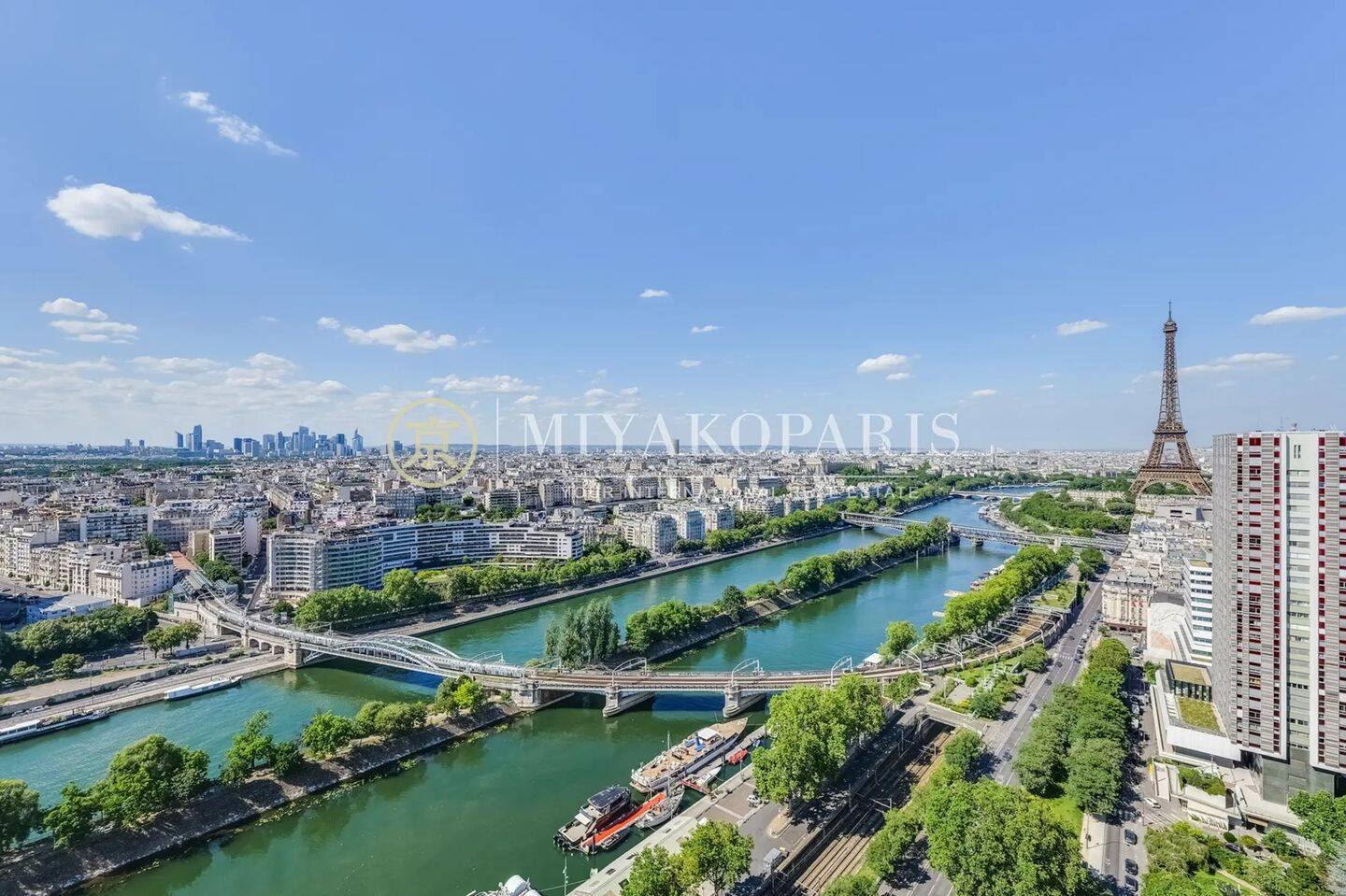Appartement 5 pièces 133 m² · à Paris 15ème Arrondissement · 133 m² · 10 500 €