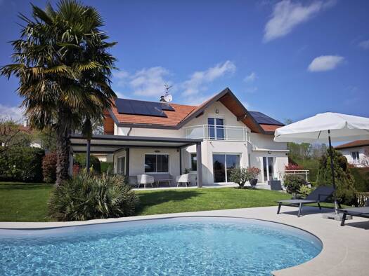 Villa à vendre 1 245 000 € 6 pièces 4 chambres 182 m² Cessy 01170