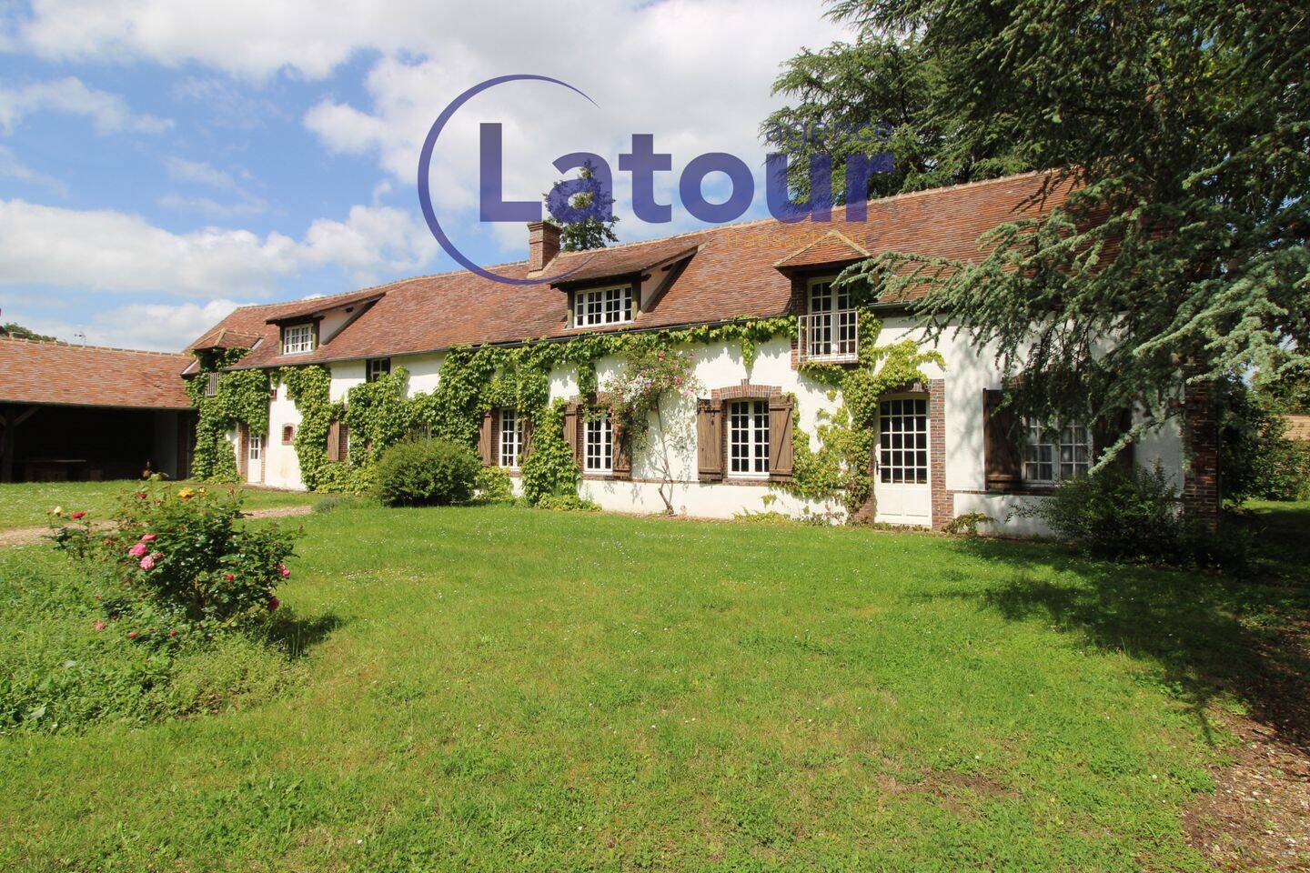Maison 9 pièces 271 m² · à Nonancourt · 271 m² · 499 500 €