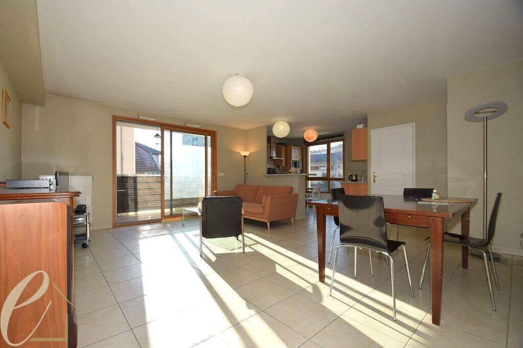 Appartement 4 pièces 85 m² · à Lyon 8ème Arrondissement · 85,5 m² · 1 350 €/mois