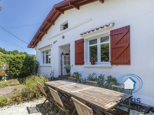 Duplex à vendre 590 000 € 5 pièces 4 chambres 126 m² Étage 1/1 Duconteria-Jai Alai-Stade Saint-Jean-de-Luz 64500