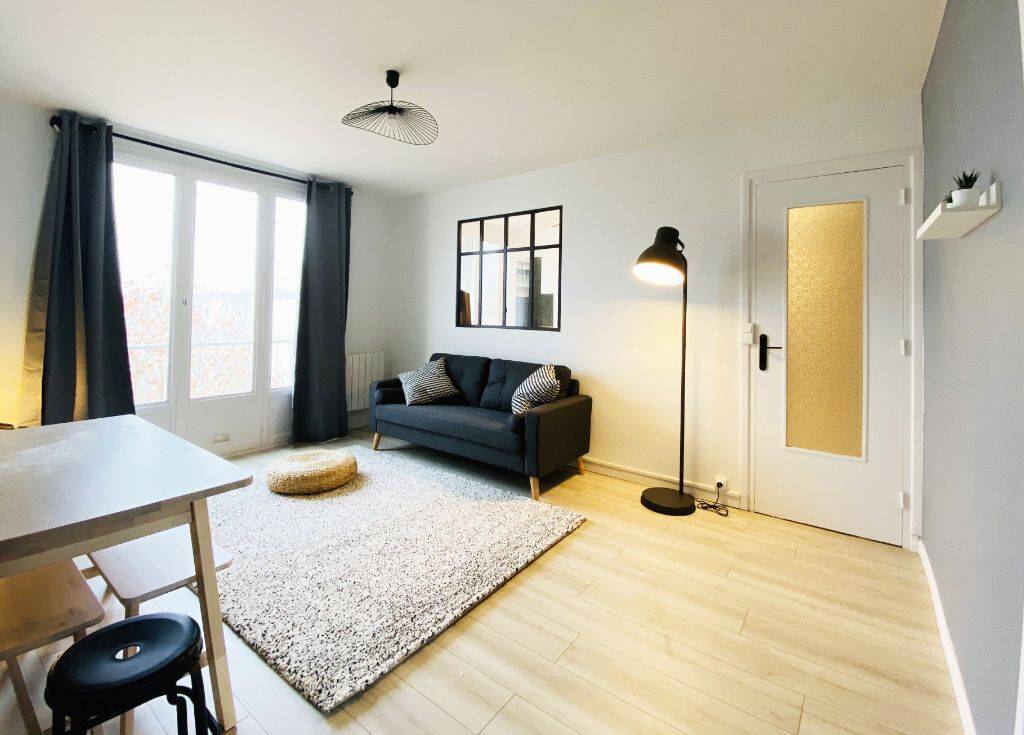 4 pièces 67 m² · à Lyon 8ème Arrondissement · 67 m² · 520 €