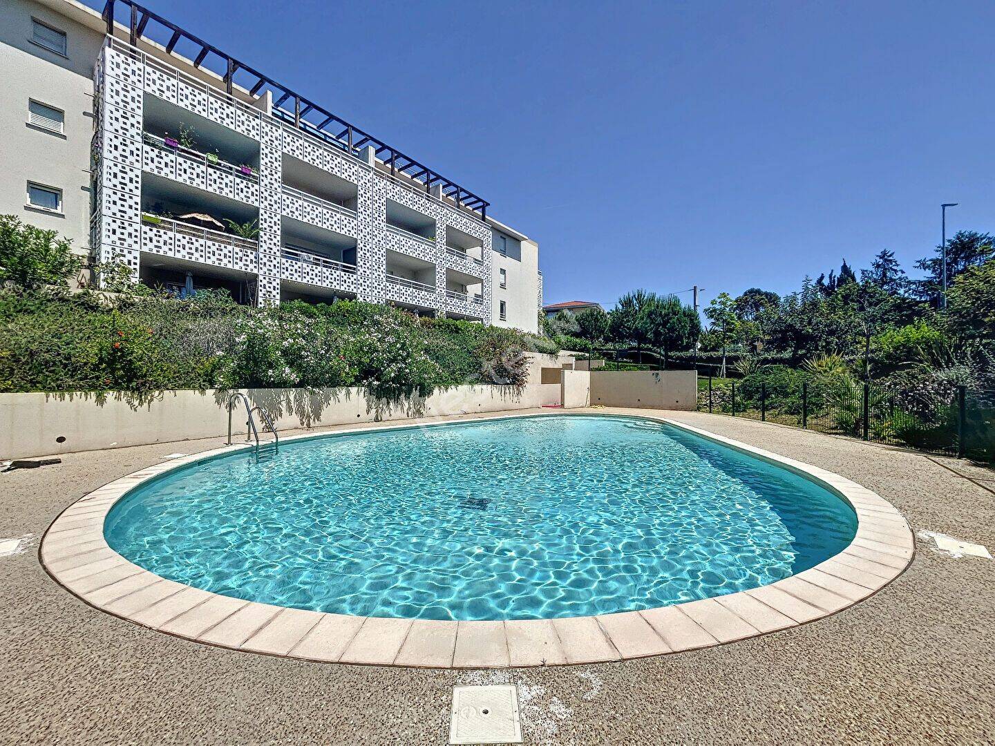 Appartement 2 pièces 39 m² · à Antibes · 39,4 m² · 769 €