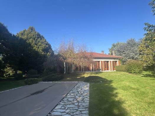 Maison à vendre 169 600 € 4 pièces 2 chambres 111 m² 5 400 m² de terrain Chasseneuil-sur-Bonnieure 16260