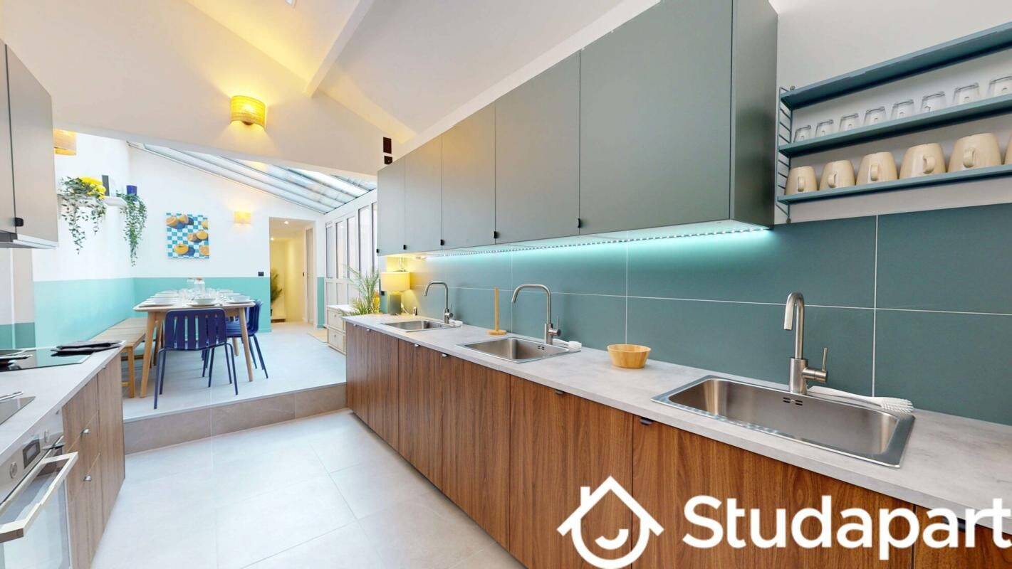 1 pièce 12 m² · à Paris 17ème Arrondissement · 12 m² · 1 353 €