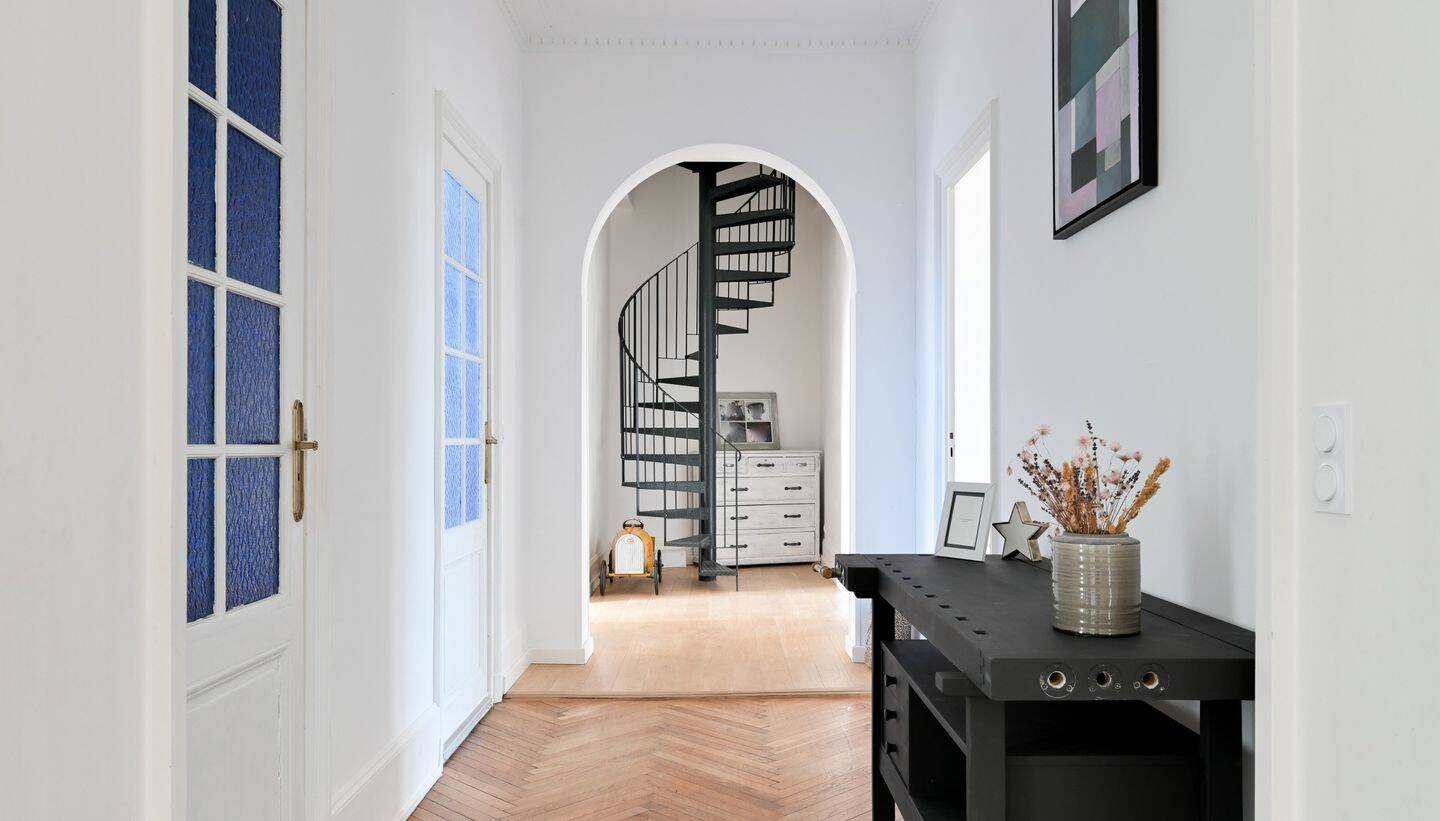 Appartement 6 pièces 148 m² · à Caluire-Et-Cuire · 148 m² · 2 400 €/mois