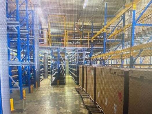 Entrepôt à louer 4 700 € 365 m² d'espace de stockage Le Lamentin 97232