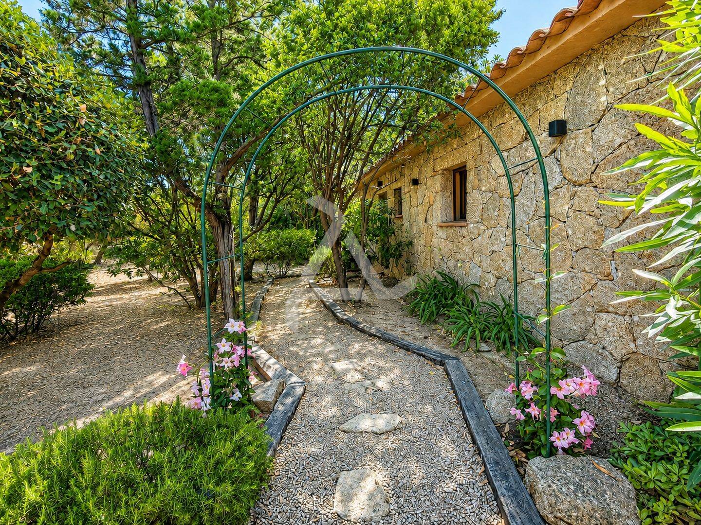 Maison 4 pièces 92 m² · à Lecci · 92 m² · 1 890 000 €