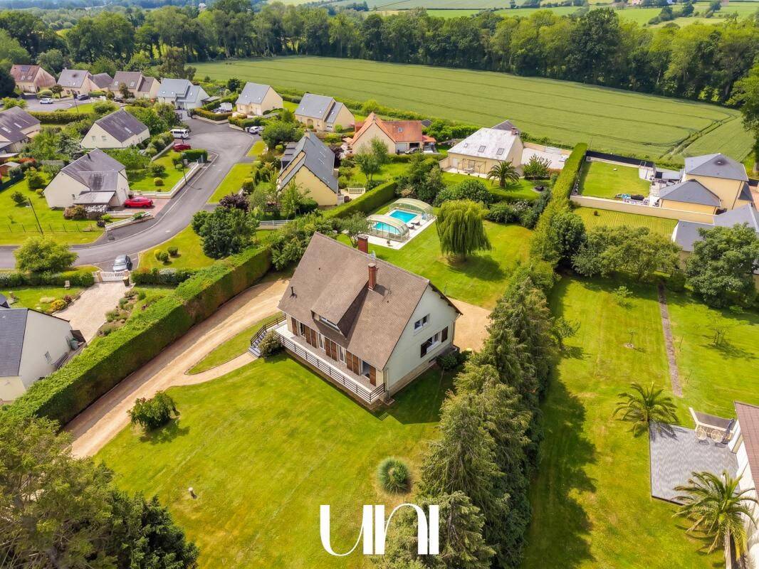 Maison 7 pièces 197 m² · à Monceaux-en-Bessin · 197 m² · 478 000 €