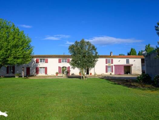 Maison à vendre 1 354 600 € 9 pièces 4 chambres 336 m² 15 721 m² de terrain Andilly 17230