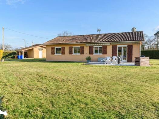 Maison de plain-pied à vendre 234 300 € 4 pièces 3 chambres 96 m² 1 326 m² de terrain Villeneuve-de-Marsan 40190