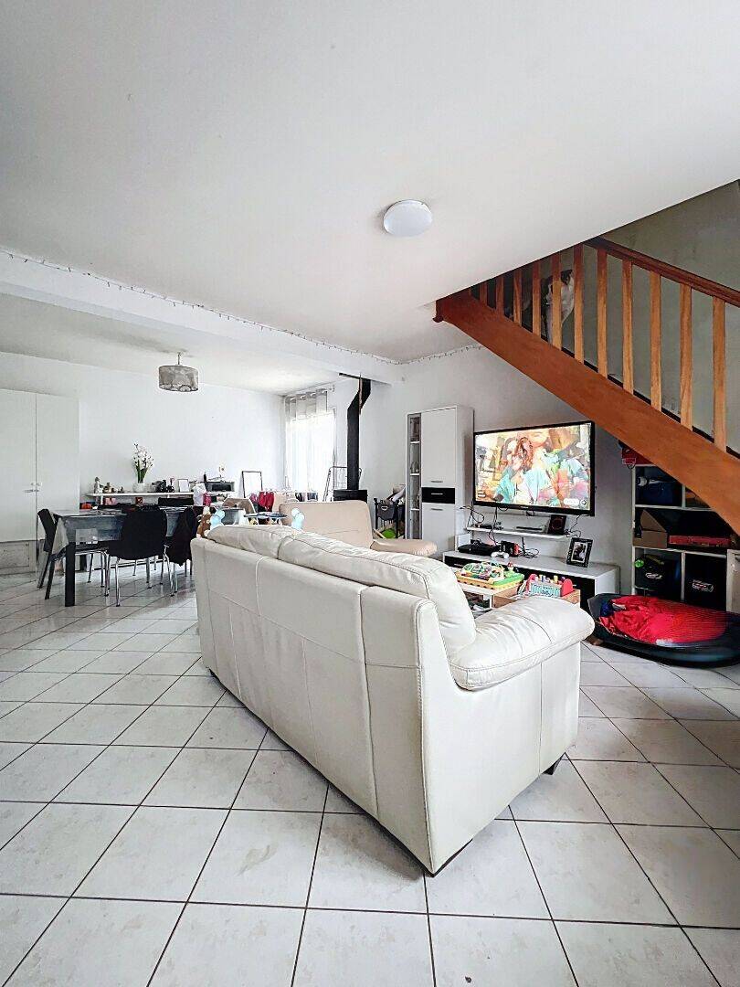 Maison 6 pièces 108 m² · à Mesnil-Roc'H · 108 m² · 242 420 €