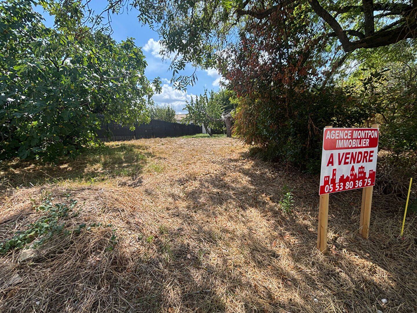 Terrain de 838 m² à Montpon-Ménestérol - photo 2