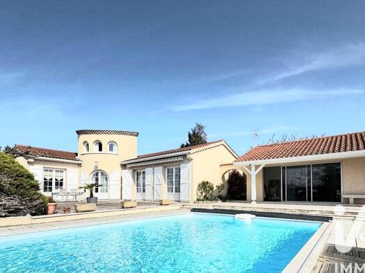 Maison à vendre 369 000 € 5 pièces 3 chambres 128 m² 1 800 m² de terrain Sury-le-Comtal 42450