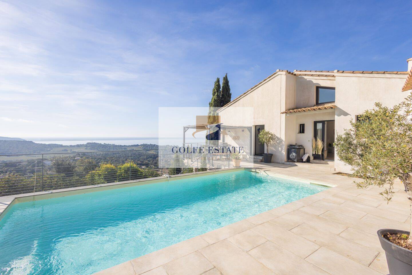Maison 6 pièces 185 m² · à La Croix-Valmer · 185 m² · 2 390 000 €