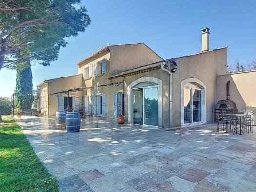 Maison à vendre 950 000 € 9 pièces 5 chambres 204 m² 6 060 m² de terrain Sud Châteaurenard 13160