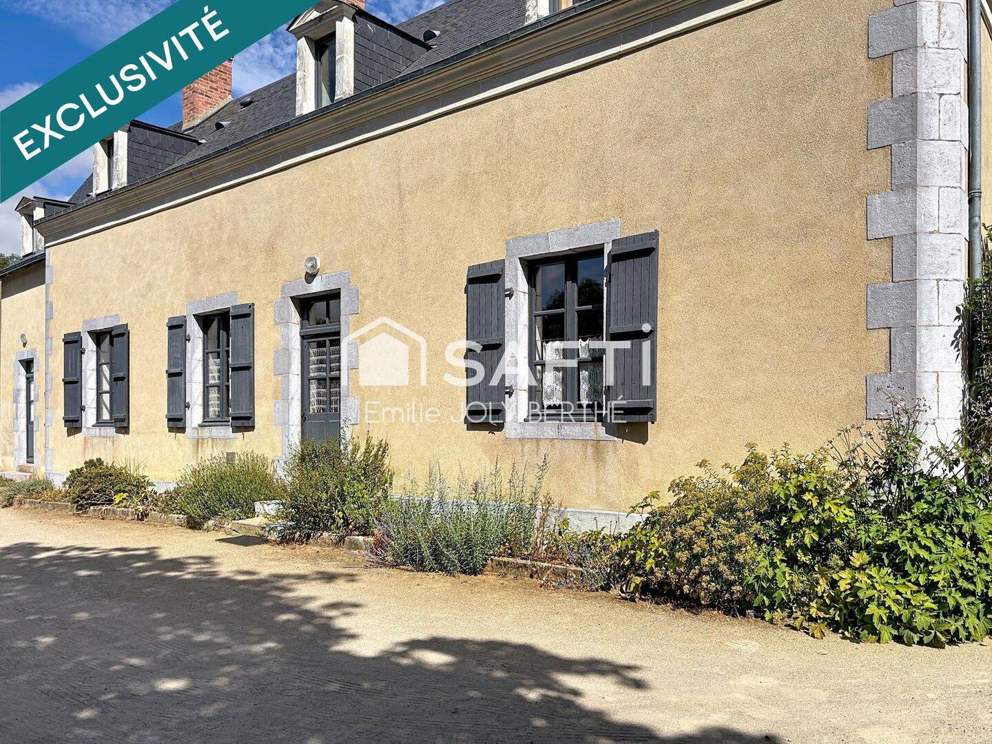 Maison 6 pièces 173 m² · à La Cropte · 173 m² · 277 000 €