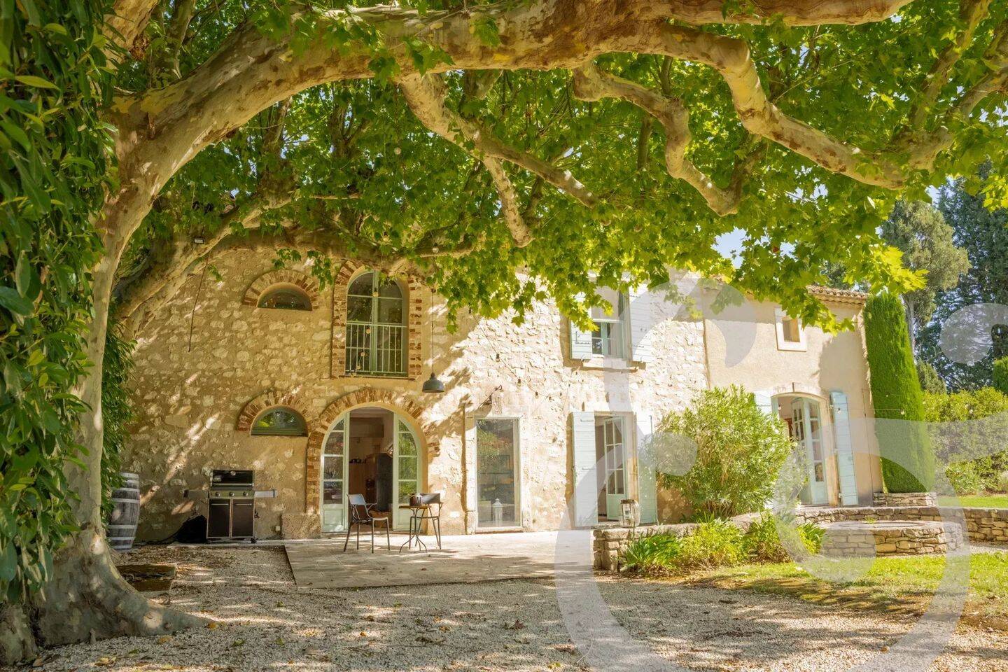 Mas Provençal avec Piscine et Tennis à Plan-d'Orgon