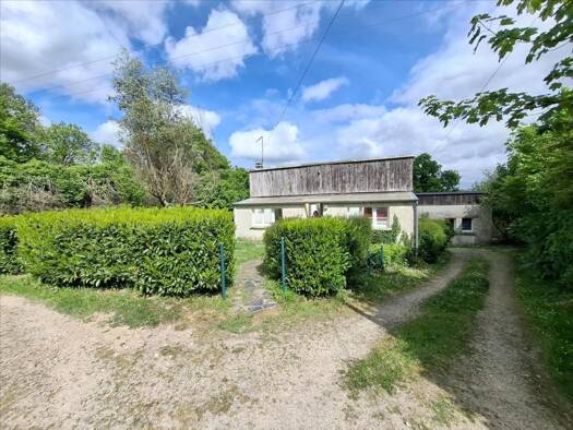 Maison à vendre 104 800 € 9 pièces 3 chambres 175 m² 2 018 m² de terrain Saint-Sauveur-le-Vicomte 50390