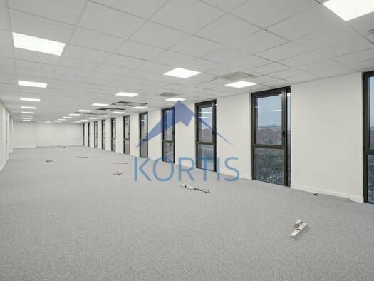 Espace bureau à vendre 5 772 000 € 1 110,7 m² de bureaux divisible de 170 m² à 1 111 m² Perrache Lyon 2ème arrondissement 69002