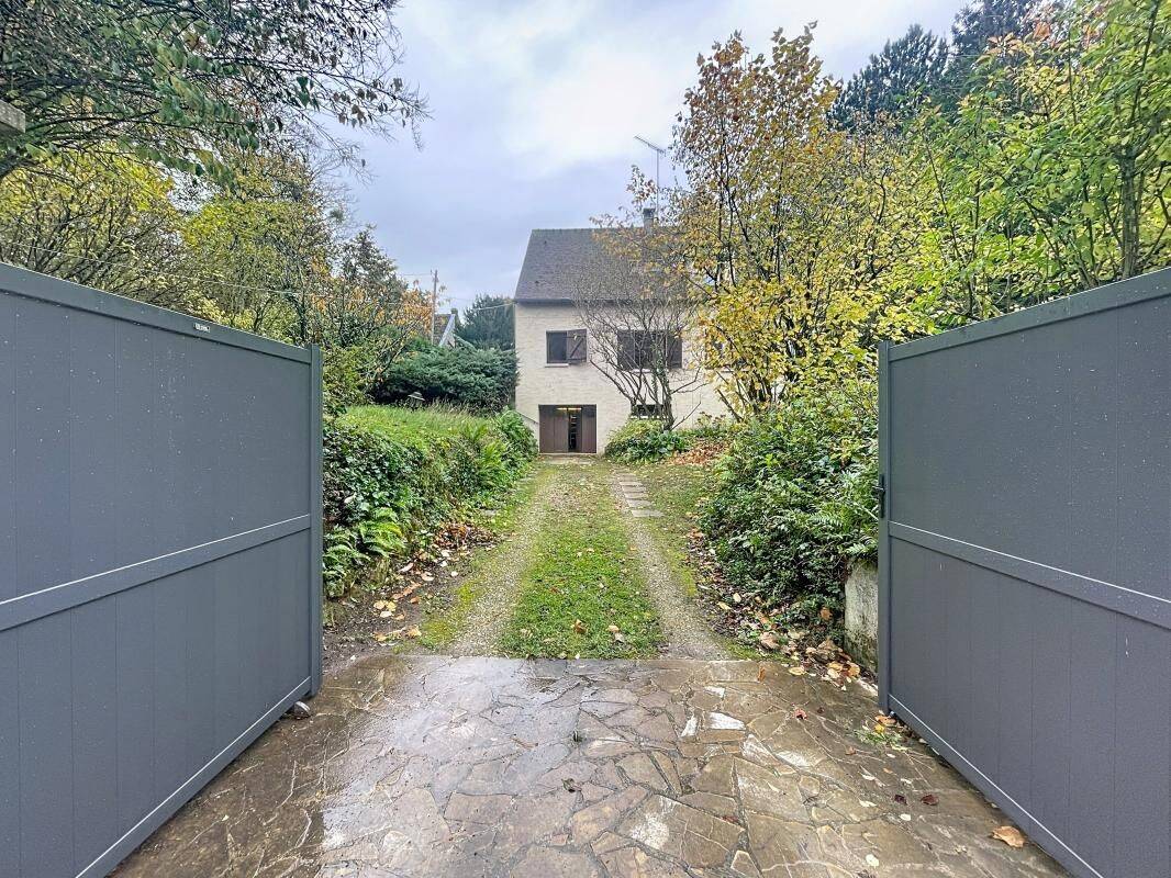 Maison 6 pièces 150 m² · à Jouars-Pontchartrain · 150 m² · 530 000 €