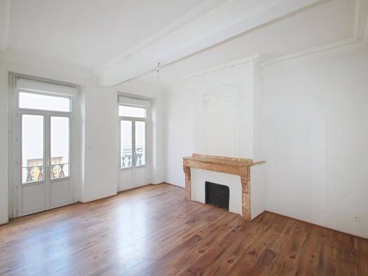Appartement à vendre 185 000 € 5 pièces 4 chambres 137 m² Étage 2/3 Centre Ville Lavaur 81500