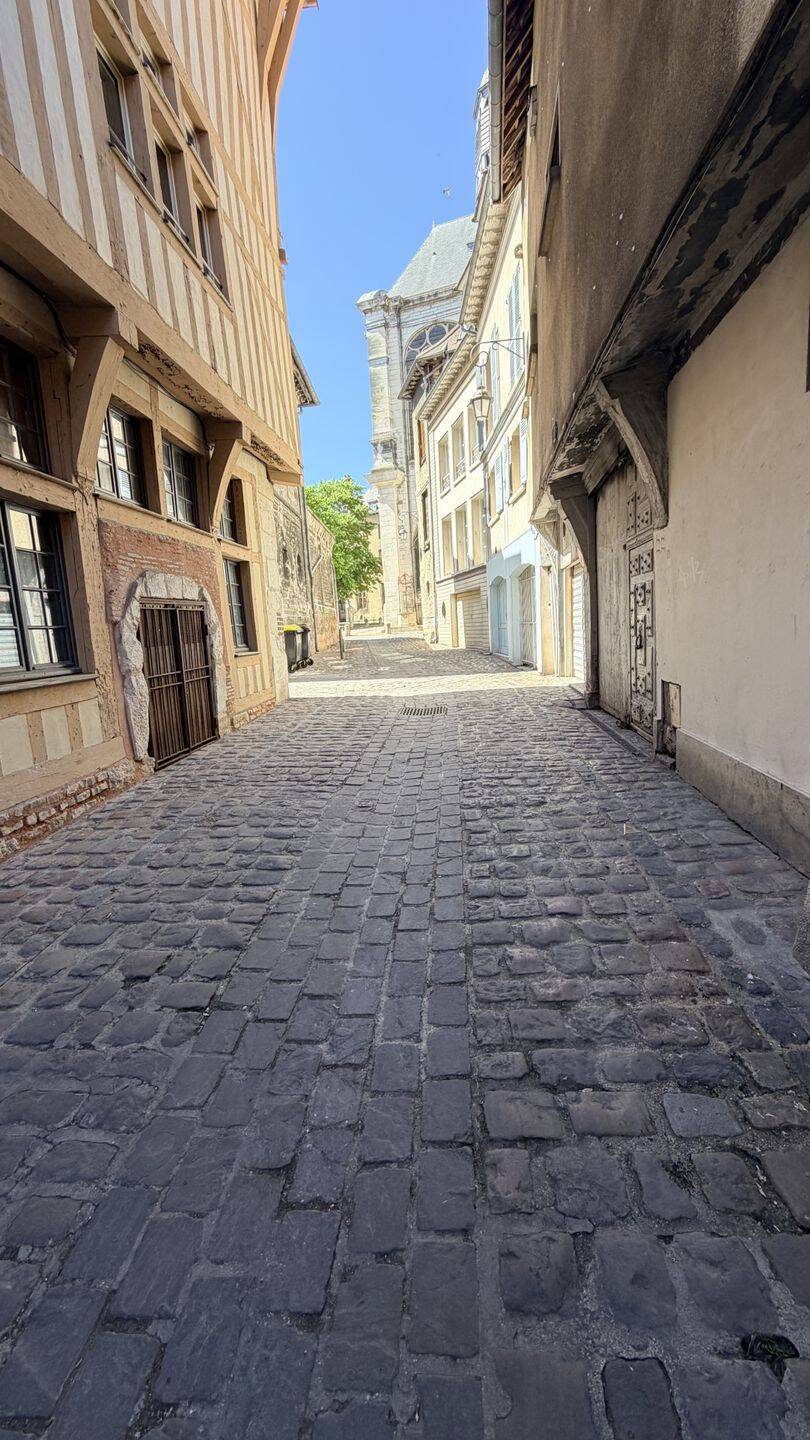 Appartement 3 pièces 77 m² · à Troyes · 76,8 m² · 108 000 €