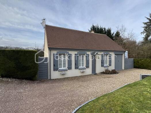 Maison de plain-pied à vendre 164 300 € 4 pièces 3 chambres 99 m² 900 m² de terrain Girolles 45120