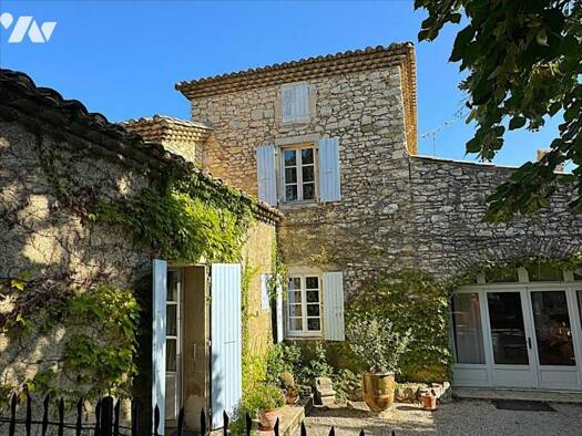 Maison à vendre 1 190 000 € 10 pièces 8 chambres 310 m² 10 289 m² de terrain Marsanne 26740