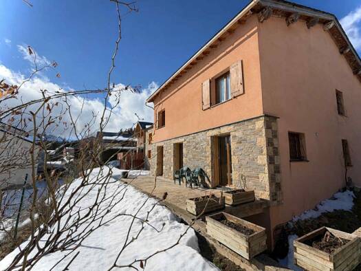 Maison à vendre 419 000 € 6 pièces 4 chambres 241 m² 419 m² de terrain Formiguères 66210