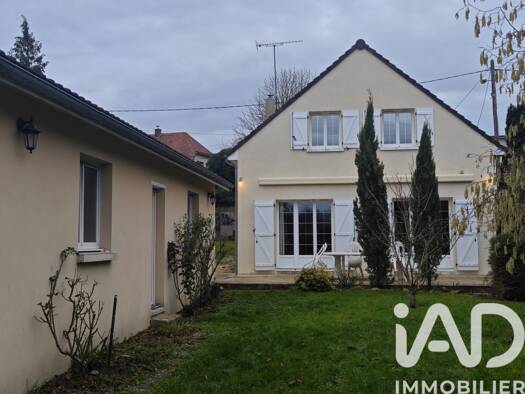 Maison à vendre 345 000 € 7 pièces 5 chambres 156 m² 985 m² de terrain Ouest Nogent-sur-Seine 10400