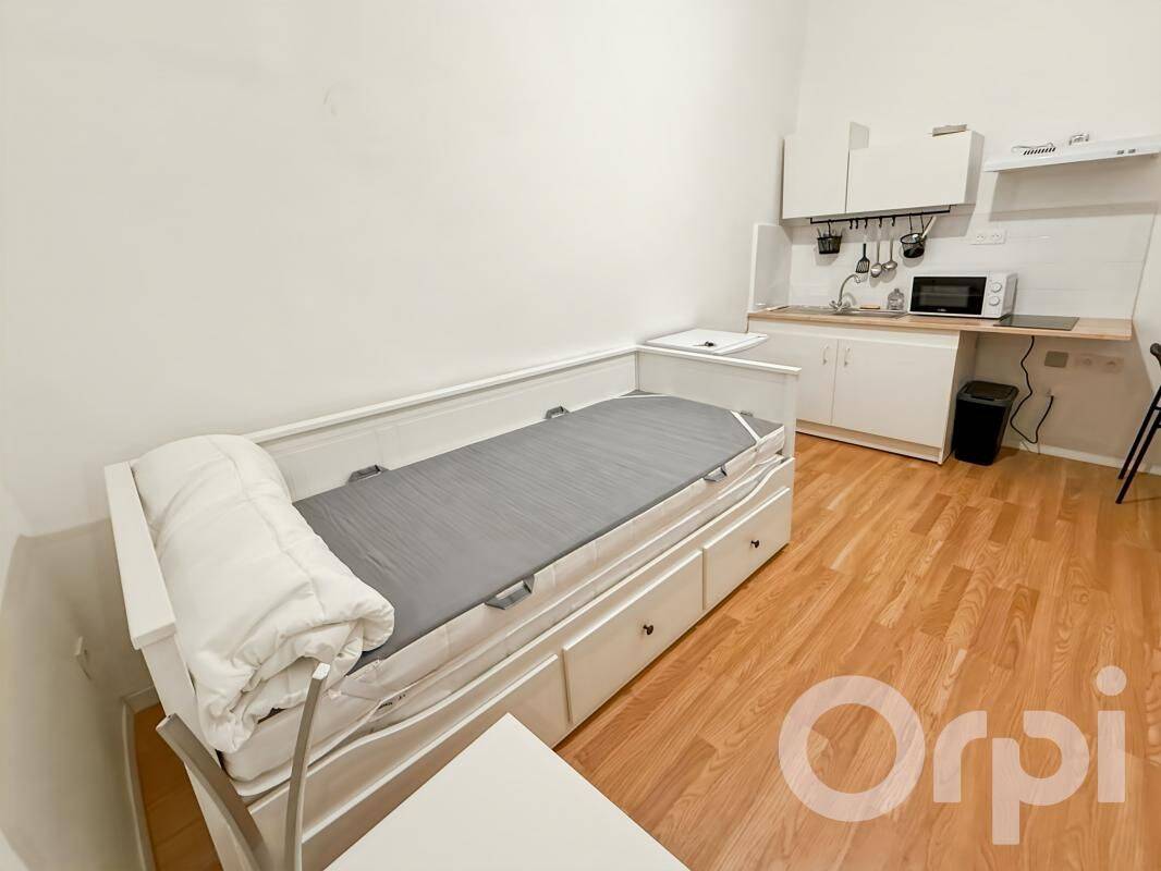 Appartement 1 pièce 17 m² · à Orange · 16,8 m² · 400 €
