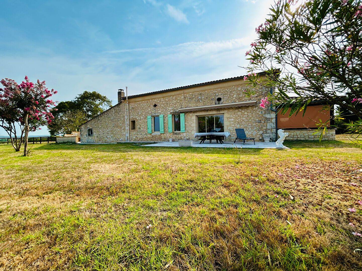 Magnifique propriété avec grange à Saint-Étienne-de-Villeréal