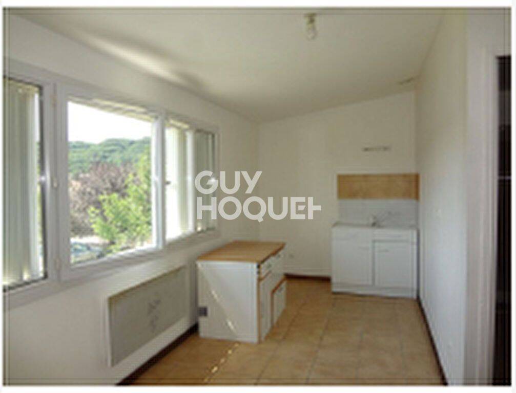 Appartement 1 pièce 21 m² · à Saint-Maurice-de-Beynost · 21,1 m² · 349 €