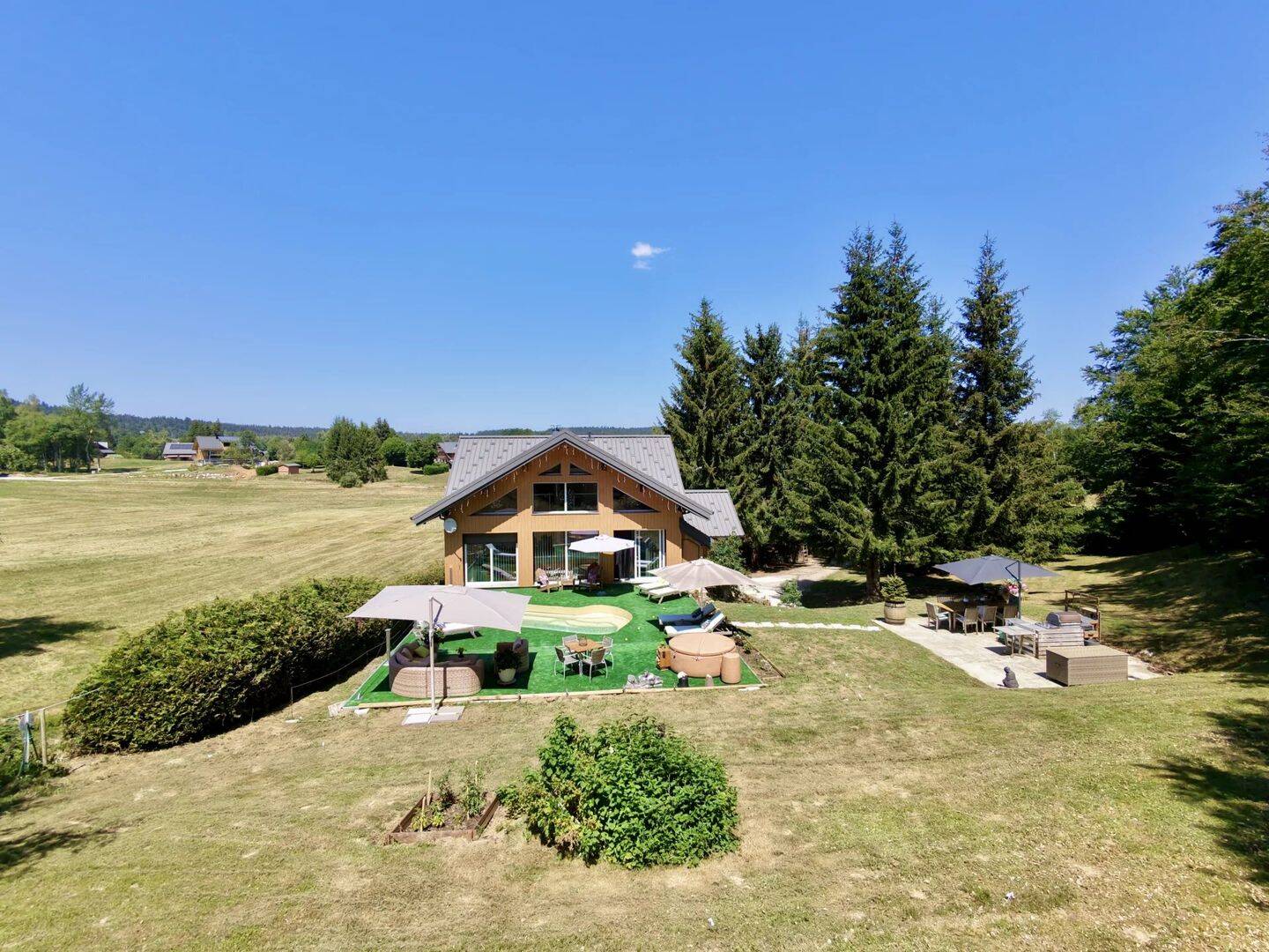 Maison 8 pièces 167 m² · à Les Déserts · 167,4 m² · 728 000 €
