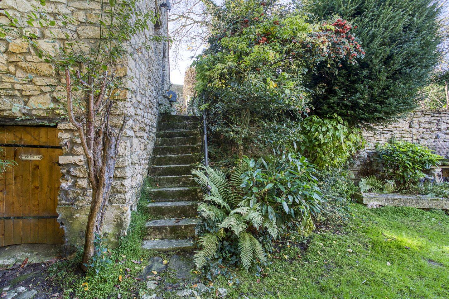 Maison 7 pièces 180 m² · à Montfort-l'Amaury · 180 m² · 449 000 €