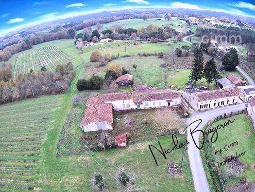 Maison à vendre 85 000 € 5 pièces 147 m² 7 220 m² de terrain Le Fouilloux 17270