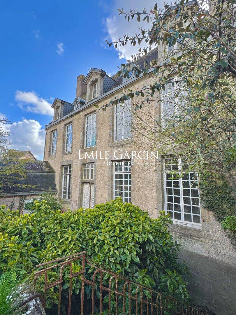 Maison 10 pièces 436 m² · à Mayenne · 436 m² · 370 000 €