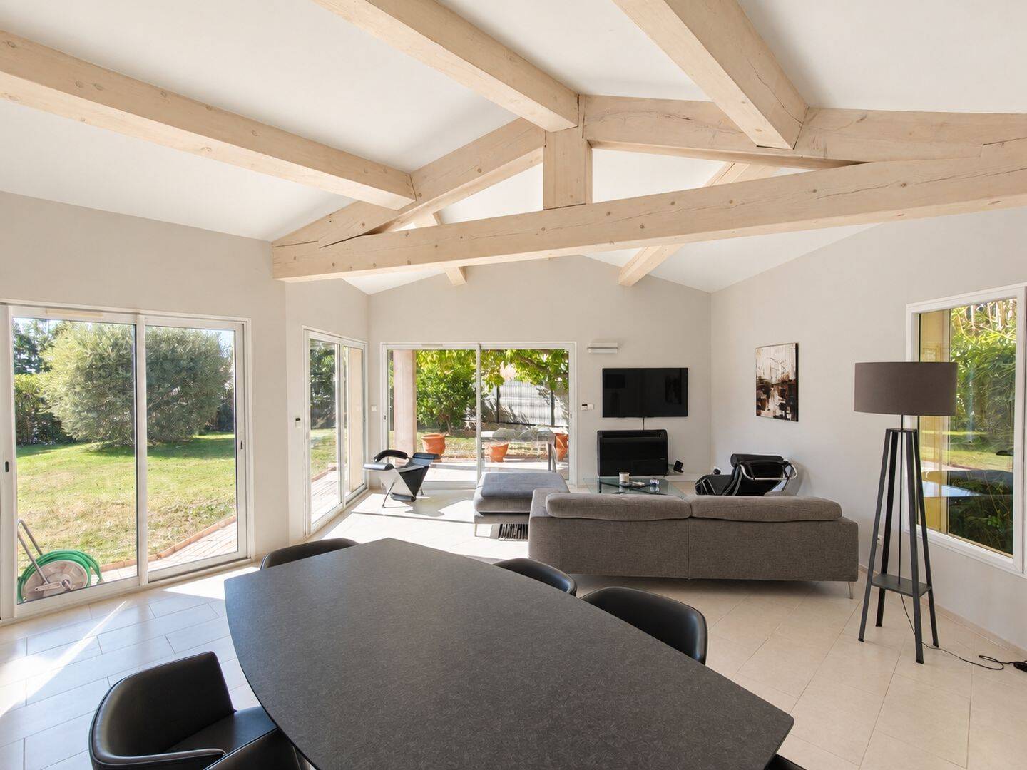 Maison 6 pièces 171 m² · à Ceyreste · 170,7 m² · 3 050 €/mois