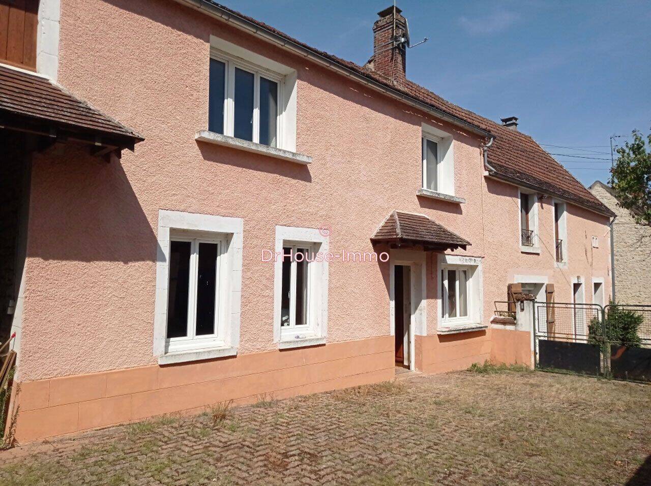 Maison 7 pièces 179 m² · à Vallan · 179 m² · 171 000 €