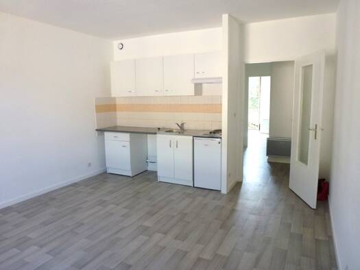 Appartement à louer 386 € 2 pièces 1 chambre 33 m² Centre Ville Vizille 38220