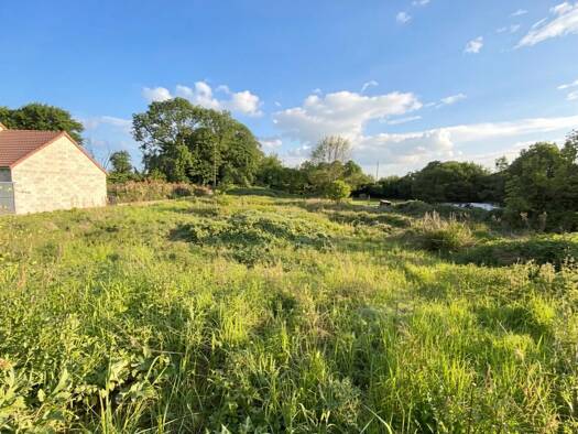 Terrain constructible à vendre 58 000 € 1 753 m² de terrain Étrépagny 27150