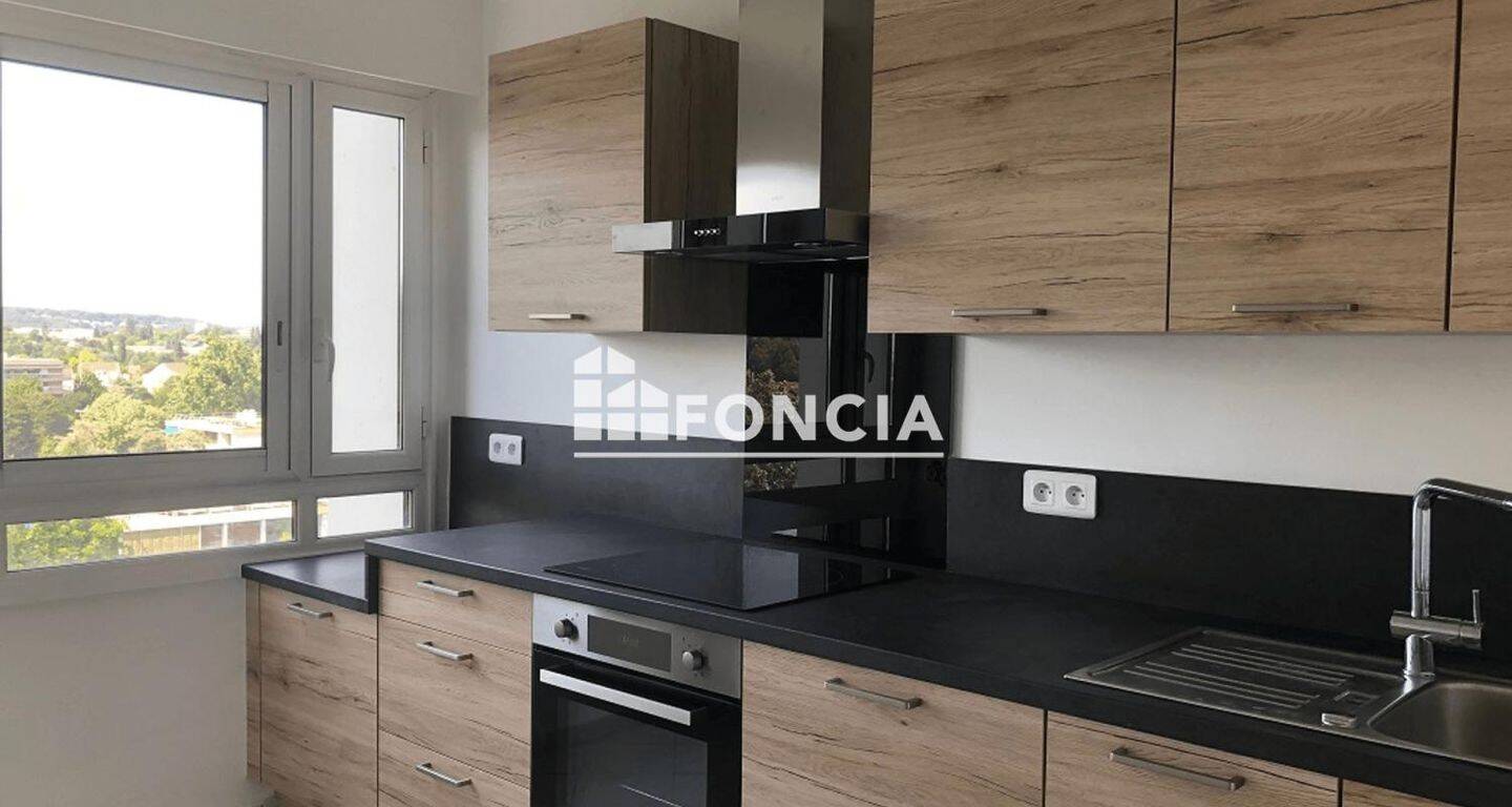 Appartement 4 pièces 78 m² · à Verrières-le-Buisson · 77,7 m² · 1 350 €/mois