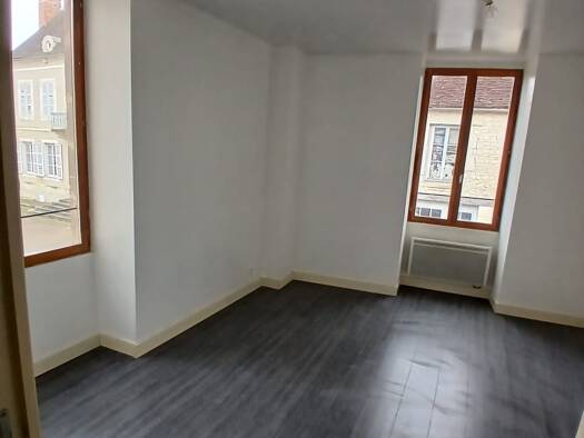 Appartement à louer 420 € 2 pièces 1 chambre 40 m² Étage 1/2 Vermenton 89270