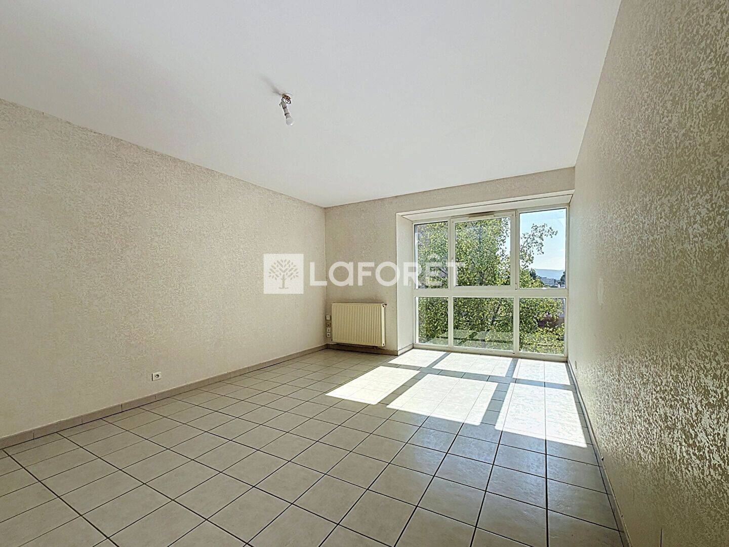 Appartement 3 pièces 77 m² · à Bourg-en-Bresse · 77 m² · 814 €