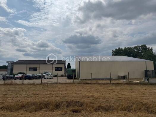Immeuble à vendre 630 000 € 900 m² Montpon-Ménestérol 24700