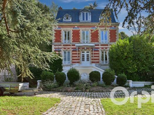 Maison à vendre 570 000 € 7 pièces 5 chambres 198,2 m² 2 957 m² de terrain Chaumont-en-Vexin 60240