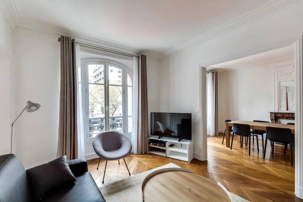 Appartement 4 pièces 101 m² · à Paris 19ème Arrondissement · 101 m² · 2 590 €/mois