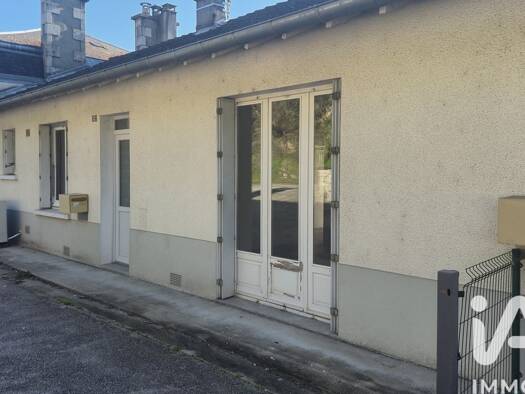 Maison de plain-pied à vendre 230 000 € 10 pièces 6 chambres 210 m² 622 m² de terrain Est Saint-Léonard-de-Noblat 87400