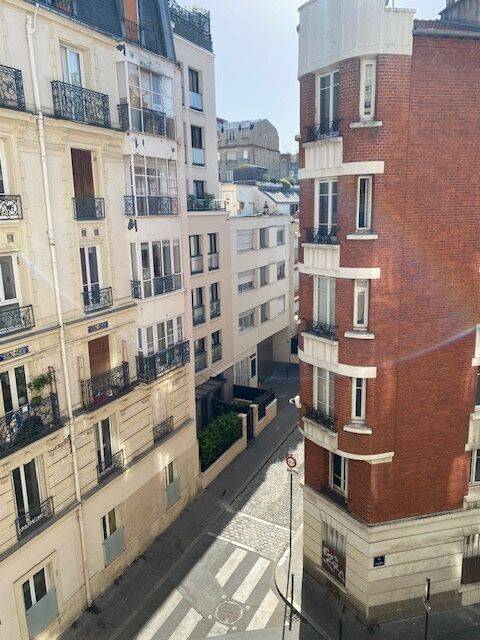Appartement 2 pièces 34 m² · à Paris 18ème Arrondissement · 34 m² · 360 000 €